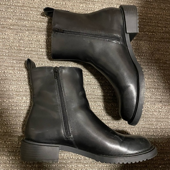 Faux Leather Chelsea Boot - Picture 4 of 6